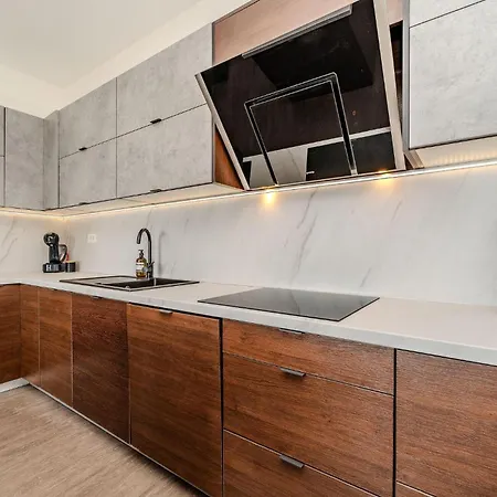 Awesome In With House Sea View