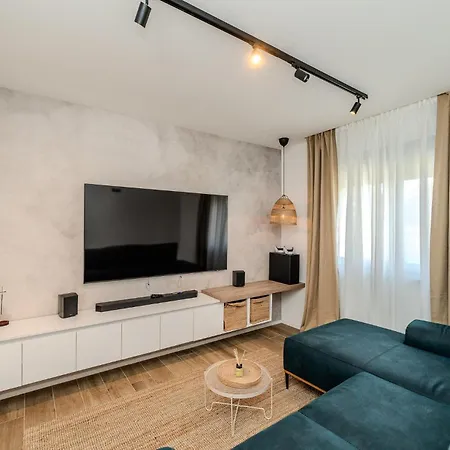 Awesome In With House Sea View Zadar