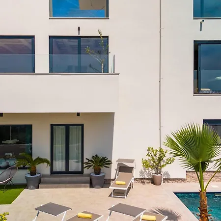 Awesome In With House Sea View Holiday home Zadar