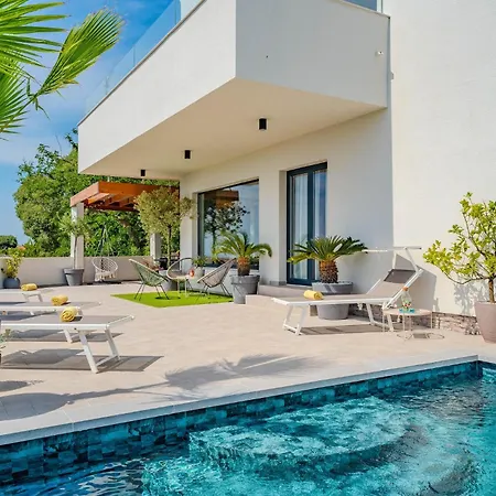 Holiday home Awesome In With House Sea View Zadar