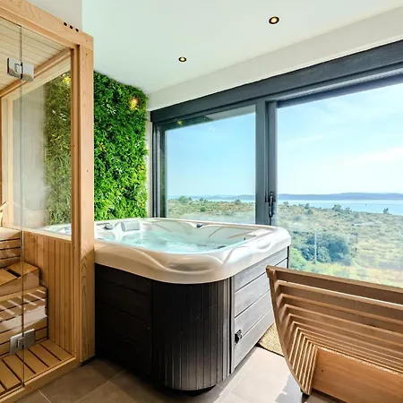 Awesome In With House Sea View *